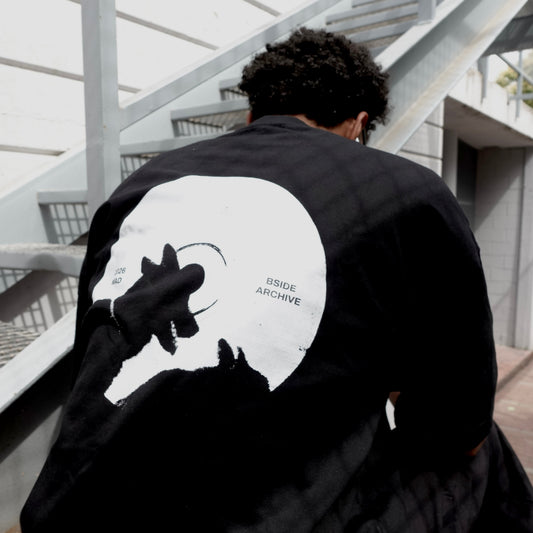 Black dog Tee