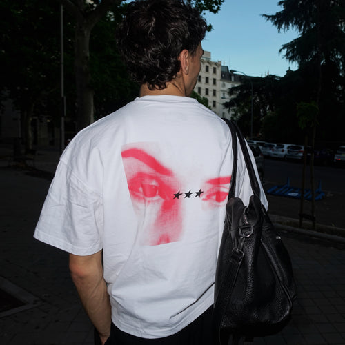 ALL EYES ON ME